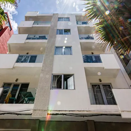 Apartman Hola *